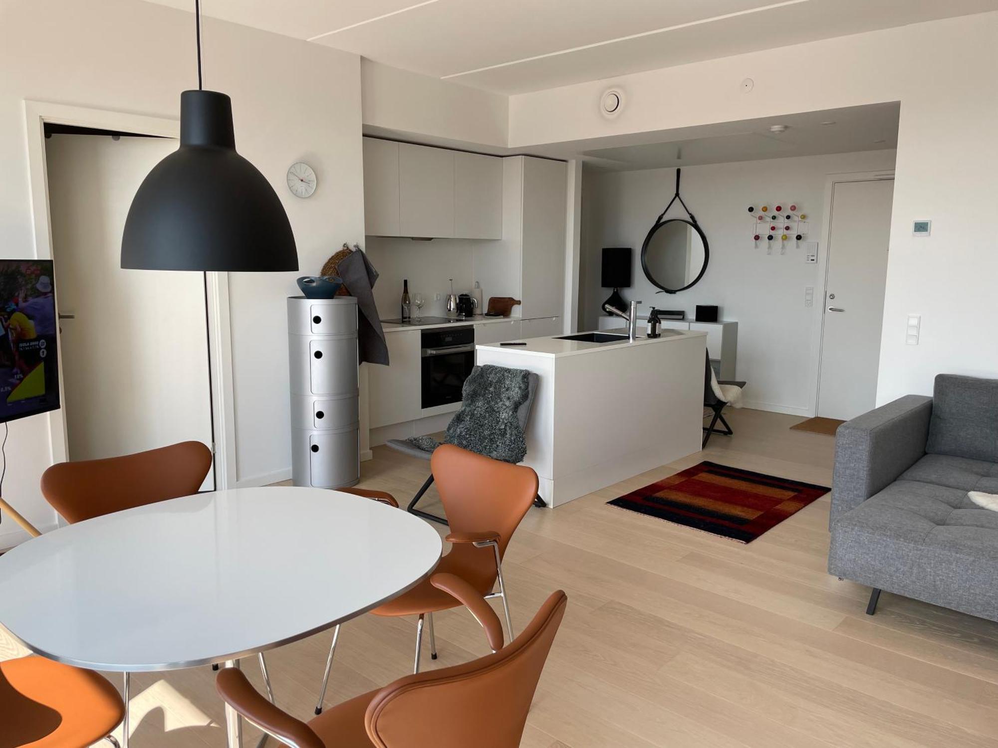 Luksuslejlighed Pa 7 Sal Med Elevator, Vestvendt Altan Og Udsigt Over Havn Og By Apartment *