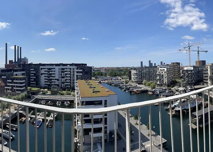 Luksuslejlighed Pa 7 Sal Med Elevator, Vestvendt Altan Og Udsigt Over Havn Og By